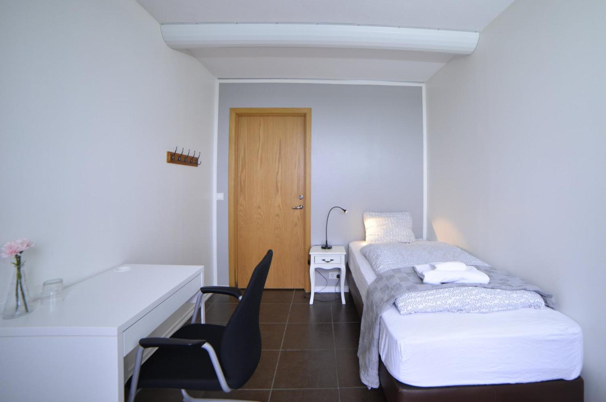 Klausturhof Guesthouse Киркьюбайярклёйстюр Экстерьер фото