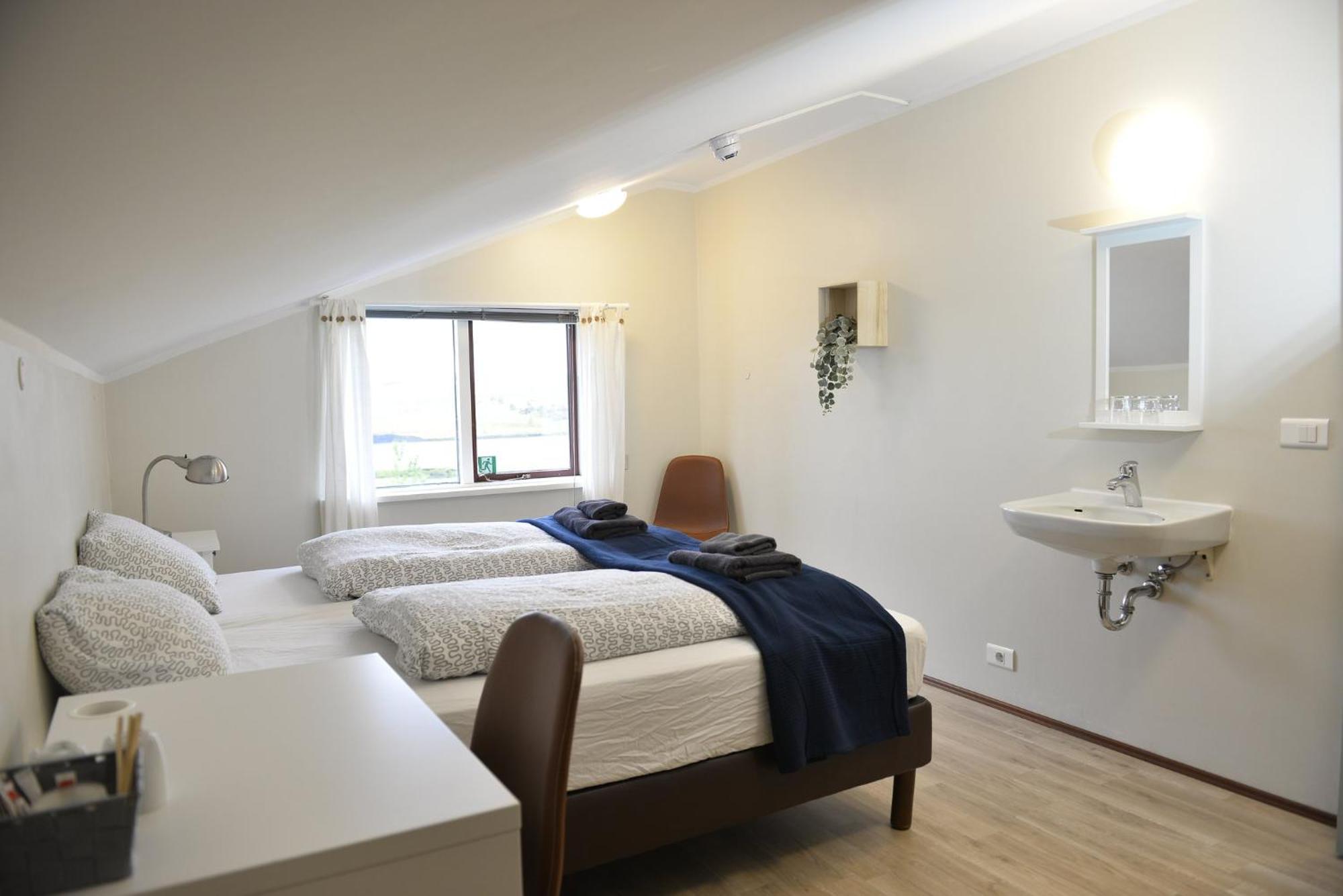 Klausturhof Guesthouse Киркьюбайярклёйстюр Экстерьер фото